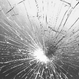 Verre fissuré autour d’un point d’impact